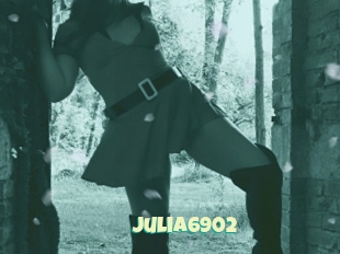 Julia6902