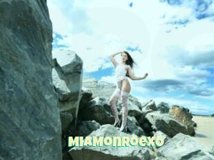 MiaMonroeXO