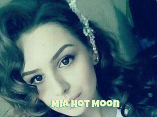 Mia_Hot_Moon