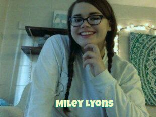 Miley_Lyons