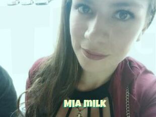 Mia_milk