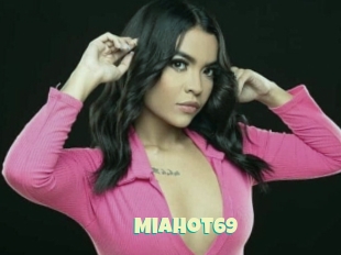 Miahot69